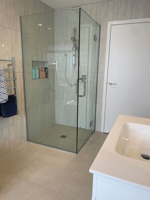Shower, hair dryer, towels, soap - Brand new canal-front holiday home, stunning water views, private boat ramp. (One Tree Point)