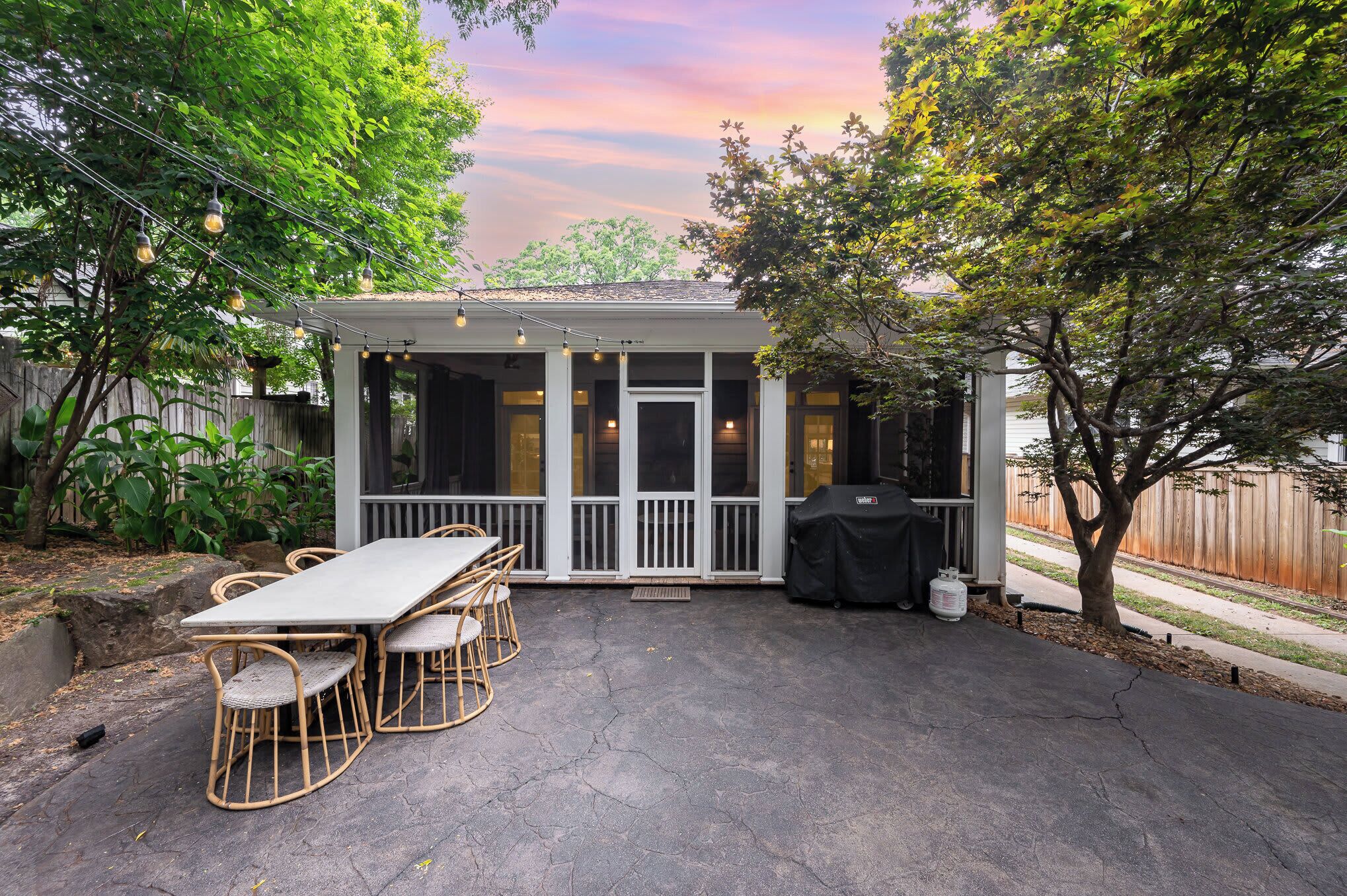 Outdoor dining
