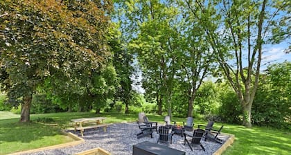 Hudson Restored Farmhouse with Fire Pit