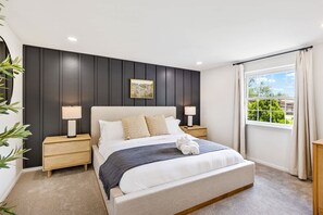 6 室のベッドルーム、デスク、アイロン / アイロン台、WiFi