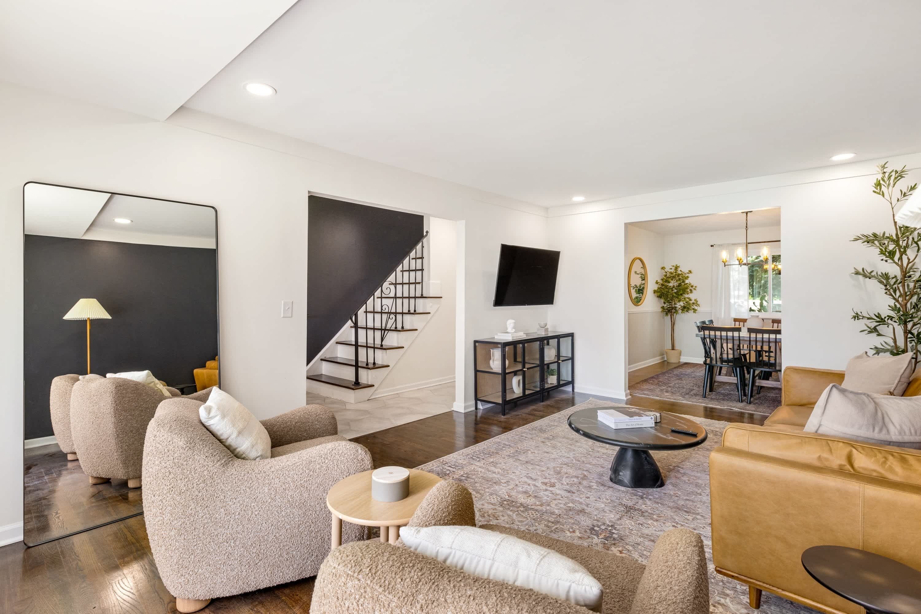 TV, fireplace, offices, computer monitors