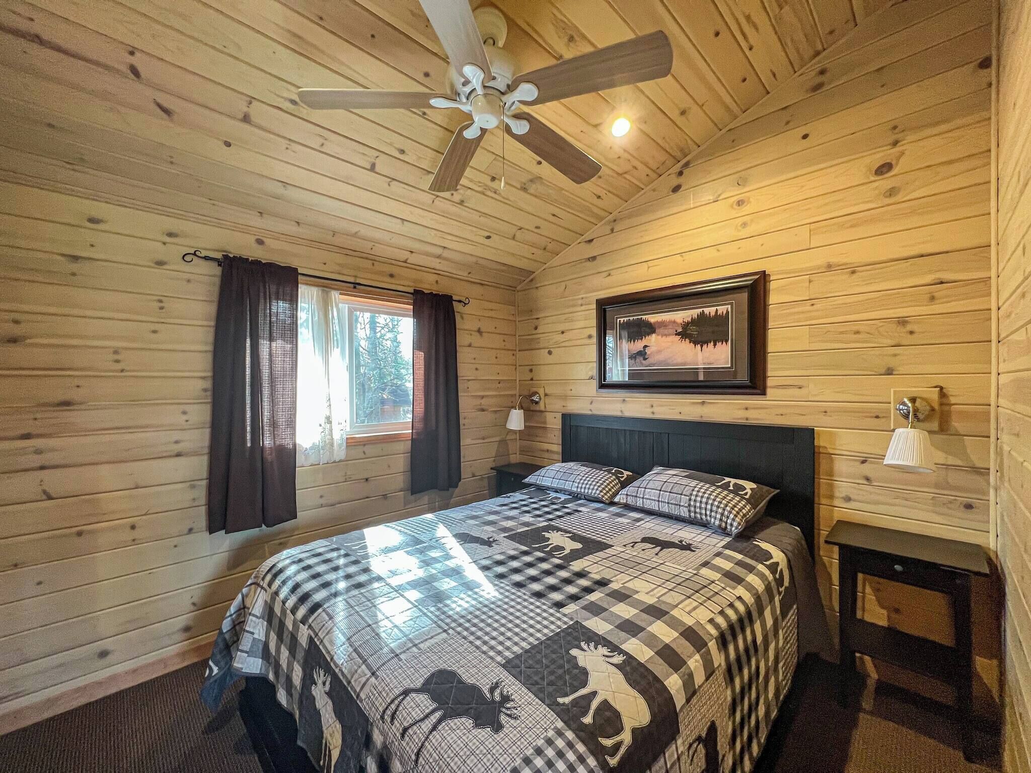 2 bedrooms, iron/ironing board, internet