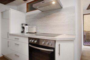 Réfrigérateur, four, plaque de cuisson, lave-vaisselle