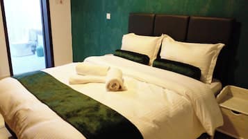4 bedrooms, individually decorated, individually furnished