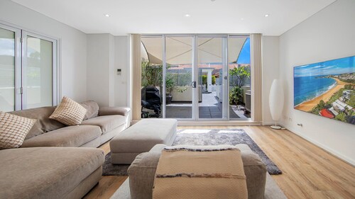 Ettalong Beach - Poolside Luxury. Family, pet friendly property 200m from beach.