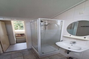 Shower, jetted bath