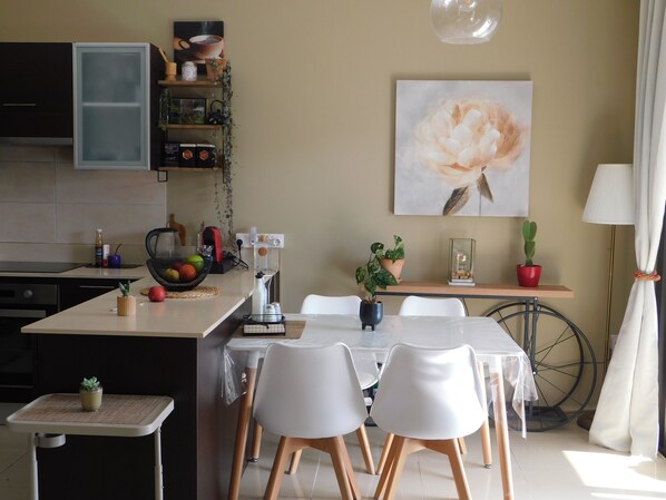 Comfort-Apartment, Poolblick | Esszimmer