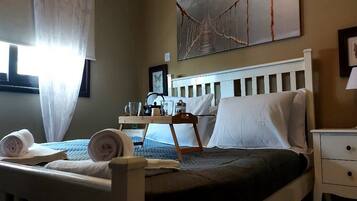 Comfort Apartment, Pool View | 1 bedroom, blackout drapes, soundproofing, iron/ironing board