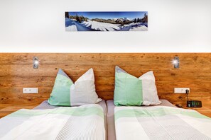 2 chambres, fer et planche Ă repasser