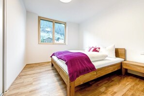 1 soverom og strykejern/-brett