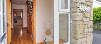 46 DUNALINN, pet friendly, with open fire in Culdaff, County Donegal