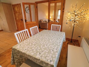 Dining - 46 DUNALINN, pet friendly, with open fire in Culdaff, County Donegal (Culdaff)