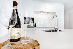 Fridge, oven, stovetop, dishwasher