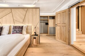 6 chambres, bureau, fer et planche à repasser