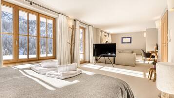 4 Schlafzimmer, Schreibtisch