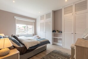 3 soverom, strykejern/-brett, wi-fi (inkludert) og sengetøy