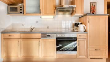 Refrigerador, horno, placa de cocina, lavavajillas