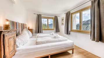 3 Schlafzimmer, Schreibtisch, Bügeleisen/Bügelbrett