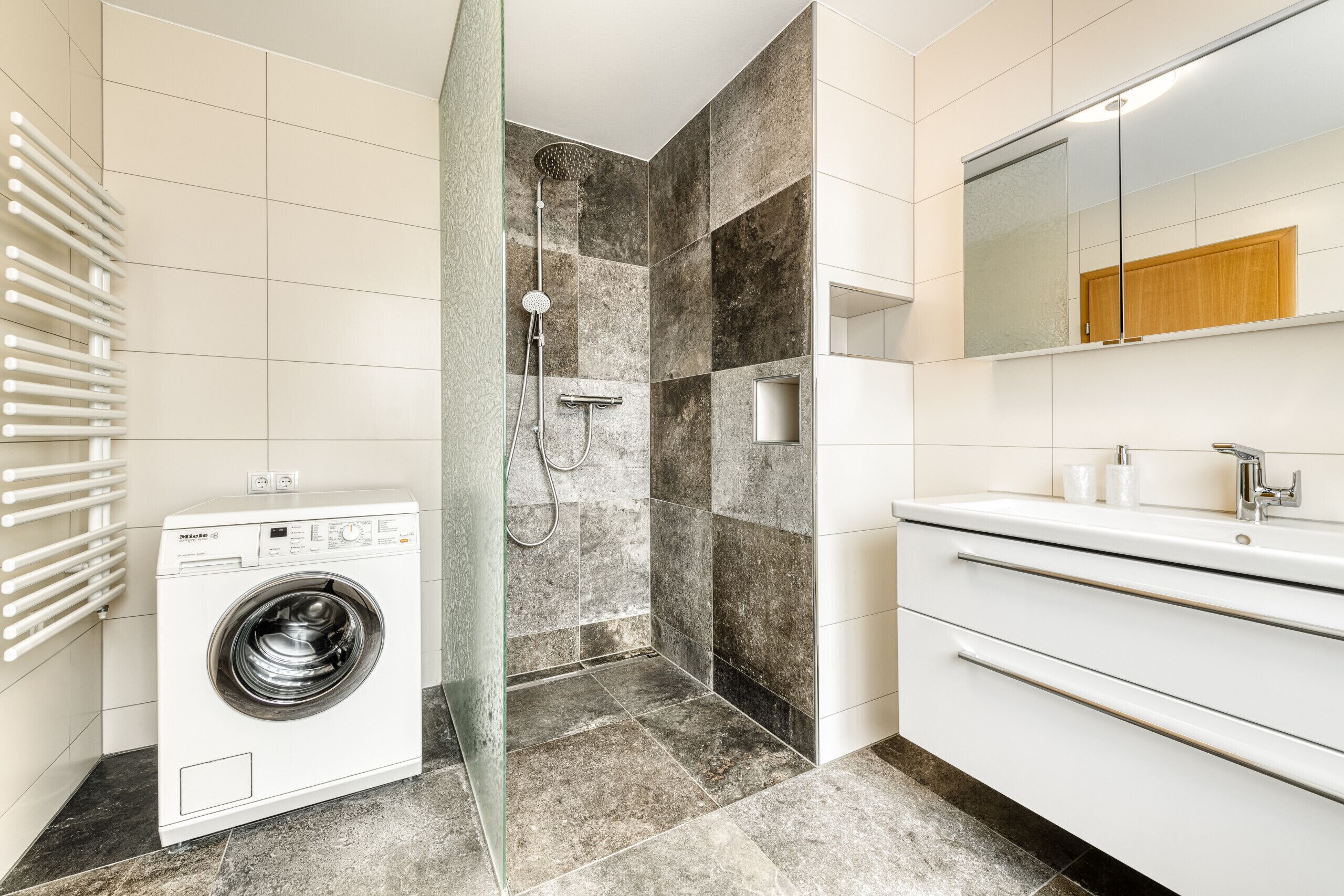 Een douche, een haardroger