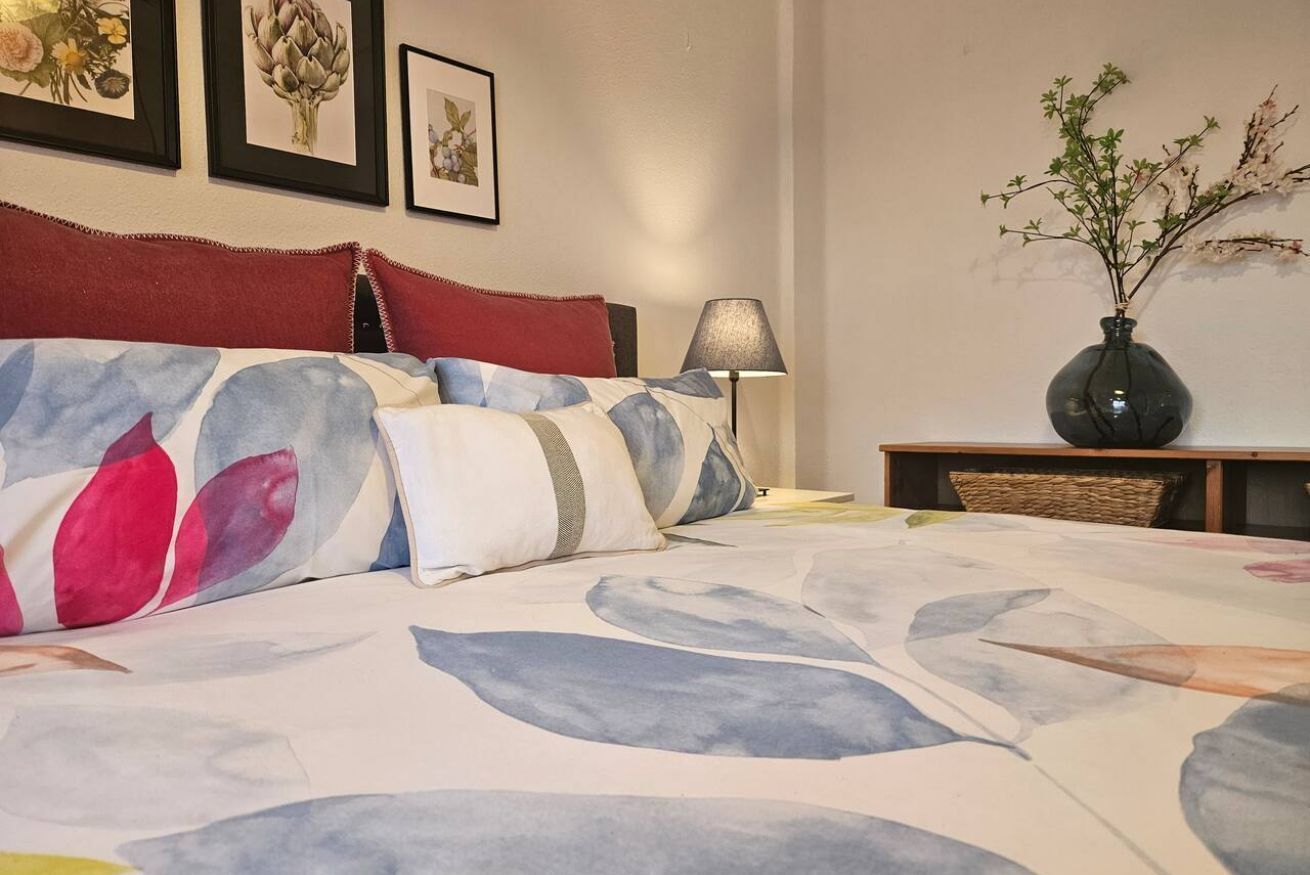 2 slaapkamers, een strijkplank/strijkijzer, gratis wifi, beddengoed