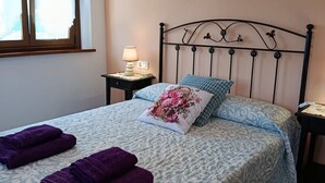 3 slaapkamers, een strijkplank/strijkijzer, beddengoed