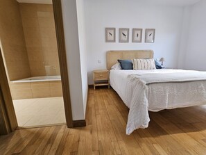 4 Schlafzimmer, Bügeleisen/Bügelbrett, kostenloses WLAN, Bettwäsche
