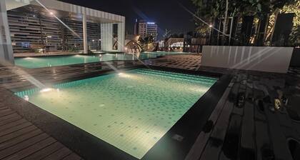 THR1 Cozy Studio with Netflix SKYTREES