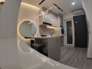 Romantic Studio, 1 King Bed, Non Smoking, City View | Free WiFi