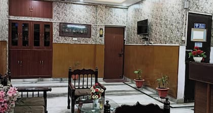 WoodStock Homestay By GRB