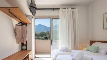 Departamento de diseñador, 2 habitaciones, vista al mar | 2 habitaciones y ropa de cama hipoalergénica