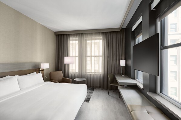 Desk, blackout drapes, iron/ironing board, free WiFi - AC Hotel by Marriott Kansas City Downtown (Kansas City)