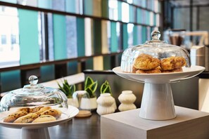 Daily buffet breakfast (USD 18.99 per person)