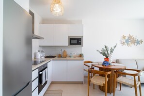 Køleskab, mikrobølgeovn, ovn, opvaskemaskine