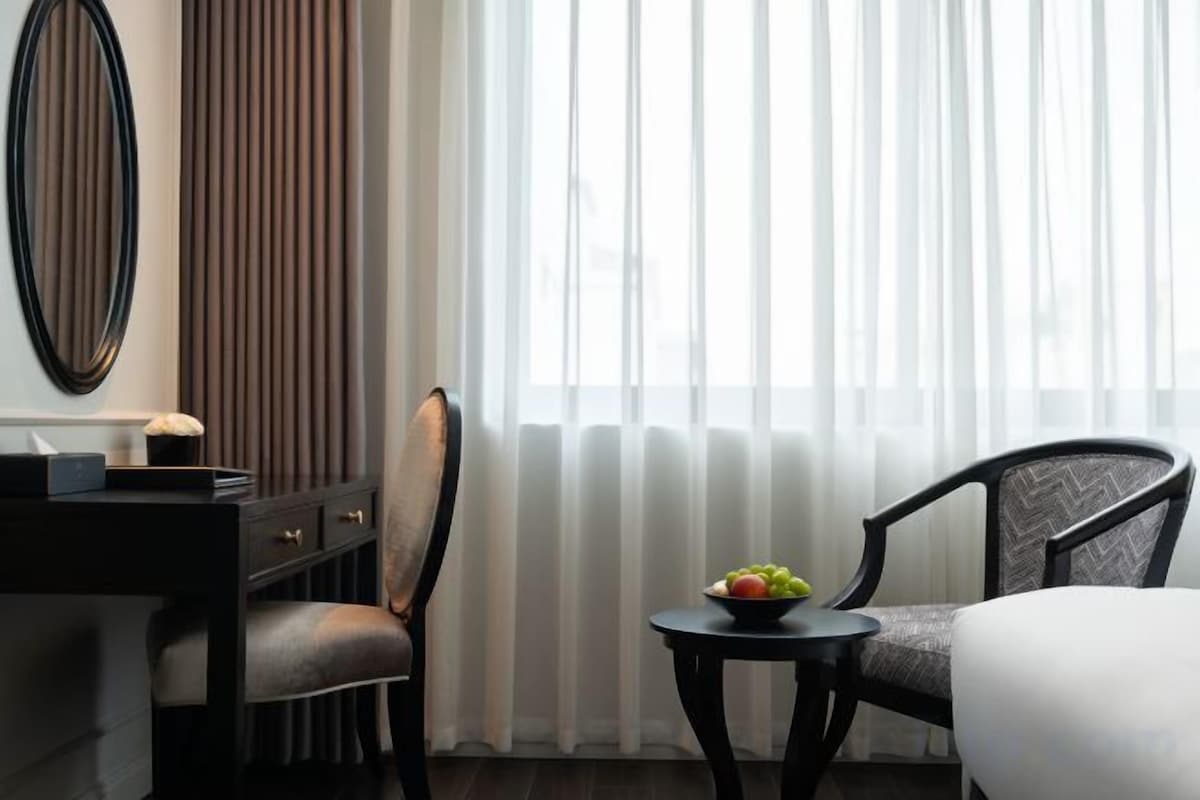 Minibar, in-room safe, desk, blackout drapes