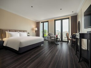 Minibar, in-room safe, desk, blackout drapes - T Boutique Hotel (Hanoi)