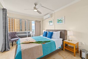 2 bedrooms, desk, iron/ironing board, free WiFi - @ Marbella Lane - Cozy 2BR w/ Amazing Ocean Views (Honolulu)