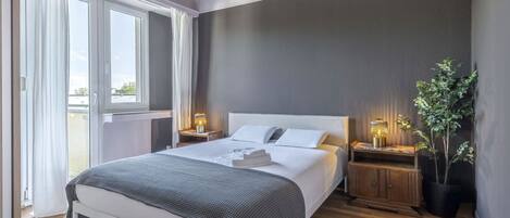 2 Schlafzimmer, Schreibtisch, Bügeleisen/Bügelbrett, WLAN