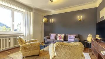 Televisión, oficina