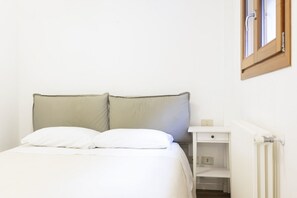 1 室のベッドルーム、アイロン / アイロン台、WiFi、ベッドシーツ