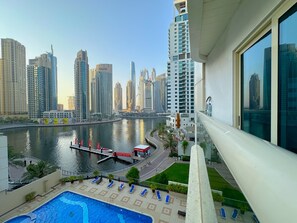 View from property - DreamLike Full Pool & Marina View (Dubai)