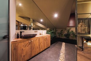 Presidential Penthouse | Bathroom | Hair dryer, bathrobes, towels, soap