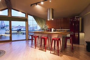 Presidential Penthouse | Private kitchen | Mini-fridge, stovetop, coffee grinder, cleaning supplies