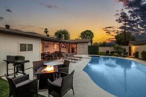 A heated pool - Luxe Getaway Home w/ Heated Pool & Firepit (Scottsdale)