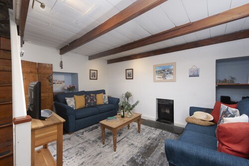 Cosy Cottage in St Ives, Wi-Fi, Pets Accepted