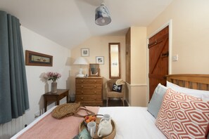 1 soverom, strykejern/-brett, internettilgang og sengetøy