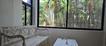 2 bed room clean and cozy, safe and quite lodging away from Colombo traffic.