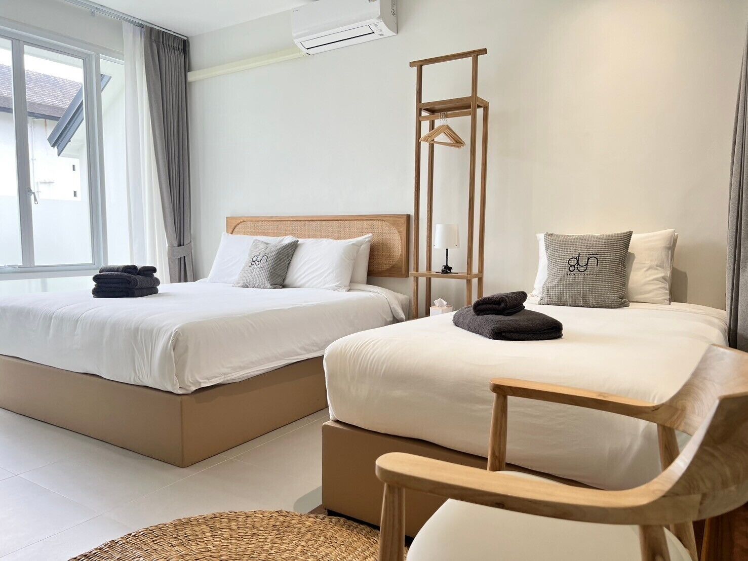 Perhehuone | 2 makuuhuonetta, Select Comfort -patjalliset sängyt