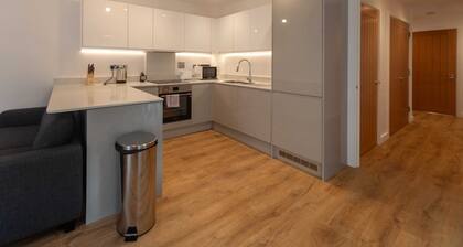 Large Balcony | 2BR, 3 Storey near Central Ashford