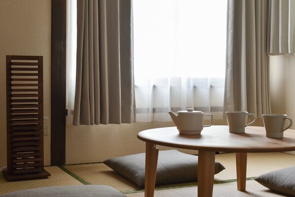 3 habitaciones, cubrecamas, wifi gratis y ropa de cama