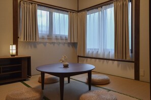 Basic House, 3 Bedrooms, Non Smoking, Private Bathroom